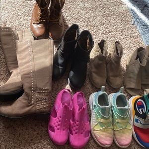 8 pair of girls shoes.